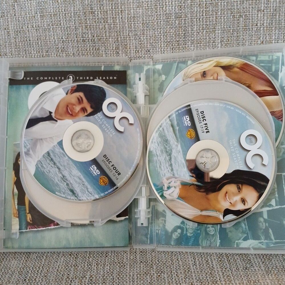 The O.C.: Complete Third Season 3 (DVD, 2006, 7-Disc Set) - Picture 4 of 6